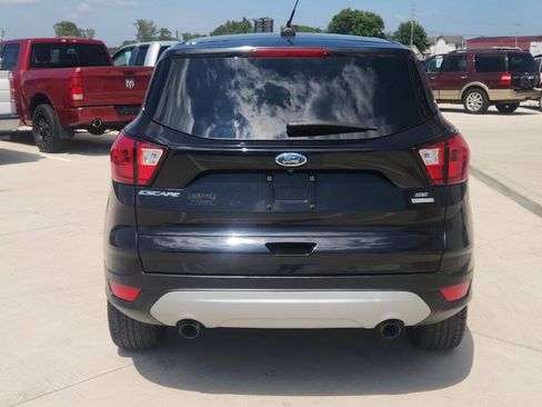 Used 2019 Ford Escape SE FWD image 5