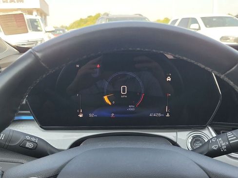 Used 2025 Chevrolet Trax LT w/ LT Convenience Package FWD image 18