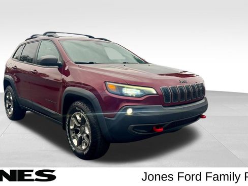 Used 2019 Jeep Cherokee Trailhawk w/ Cold Weather Group image 1