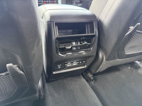 Certified 2023 Jeep Grand Cherokee Limited AWD/4WD image 9
