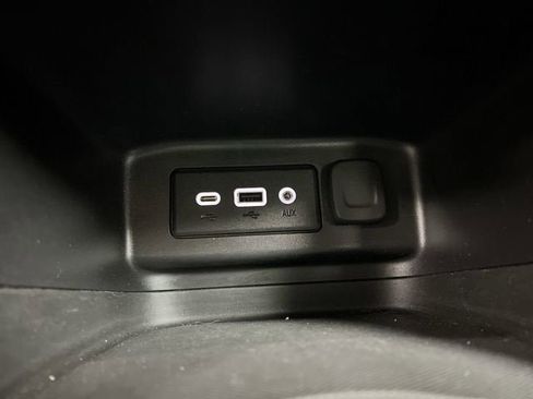 Used 2021 Chevrolet Equinox LS w/ LS Convenience Package FWD image 33