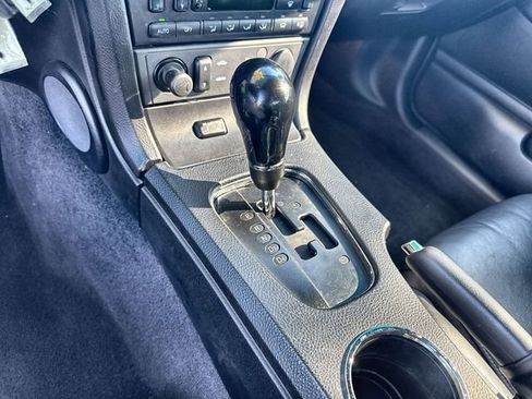 Used 2004 Ford Thunderbird image 26