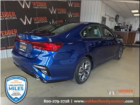 Used 2021 Kia Forte LXS FWD image 4