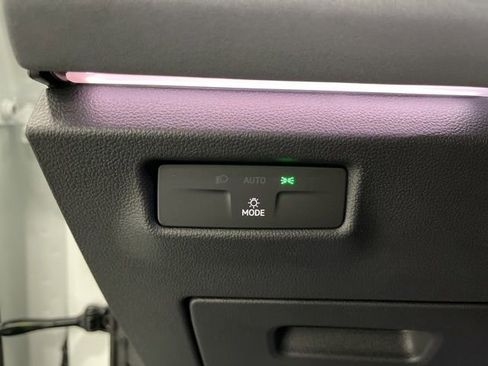 New 2026 Volkswagen Tiguan SE R-Line image 20