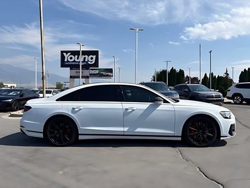 Used 2022 Audi S8 AWD/4WD image 3