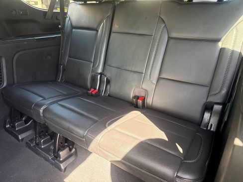 Used 2023 GMC Yukon XL Denali AWD/4WD image 17