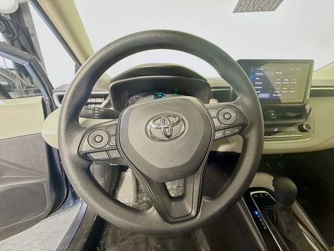 Used 2025 Toyota Corolla LE w/ LE Premium Package image 7
