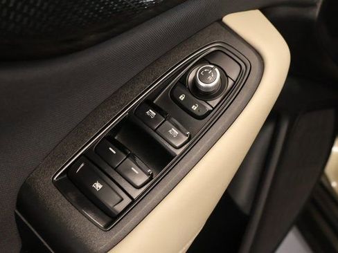 Used 2024 Subaru Outback Premium AWD/4WD image 11