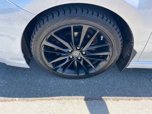 Used 2018 Toyota Camry XSE FWD image 11