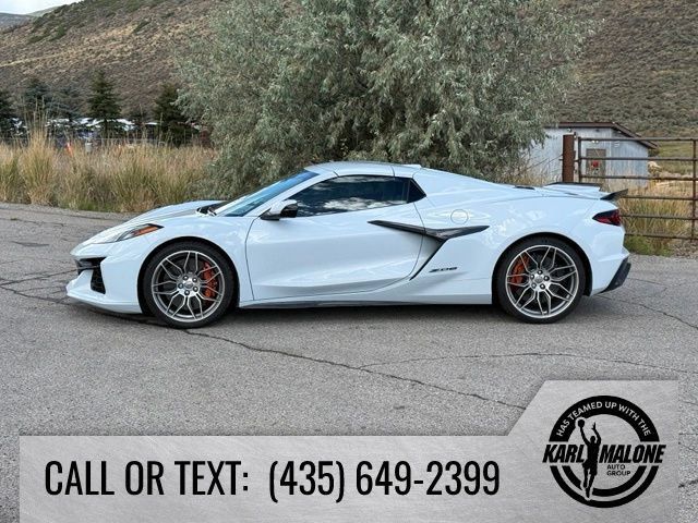Used 2024 Chevrolet Corvette Z06 w/ Stealth Interior Trim Package RWD image 3