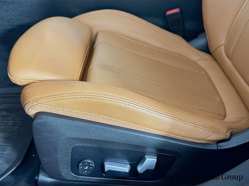 Used 2023 BMW 330e xDrive w/ Premium Package image 19