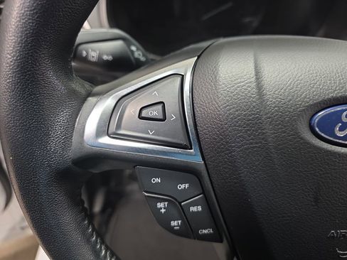 Used 2024 Ford Edge SEL image 17