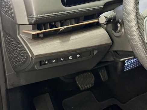 Used 2024 Nissan Ariya AWD image 17
