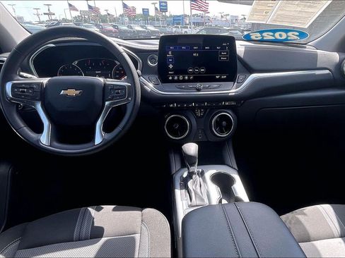 Used 2025 Chevrolet Blazer LT FWD image 15