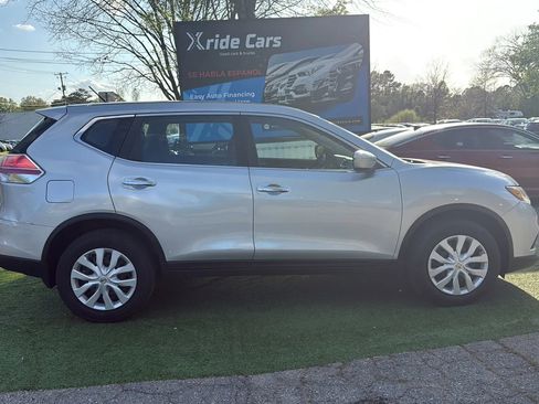 Used 2015 Nissan Rogue S image 9