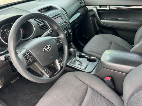 Used 2011 Kia Sorento LX image 7