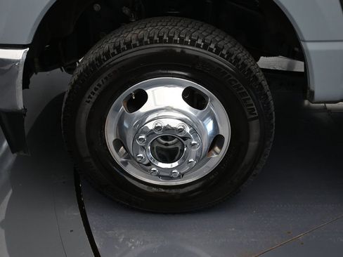 Used 2024 Ford F350 Lariat w/ Chrome Package image 23