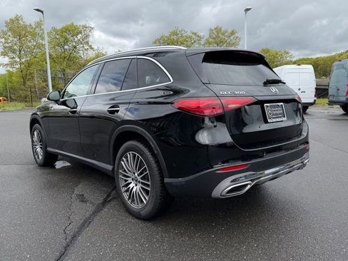 Used 2023 Mercedes-Benz GLC 300 4MATIC image 5
