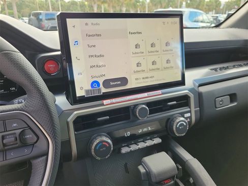 Used 2025 Toyota Tacoma TRD Off-Road image 24