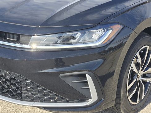 New 2026 Volkswagen Jetta SE image 6