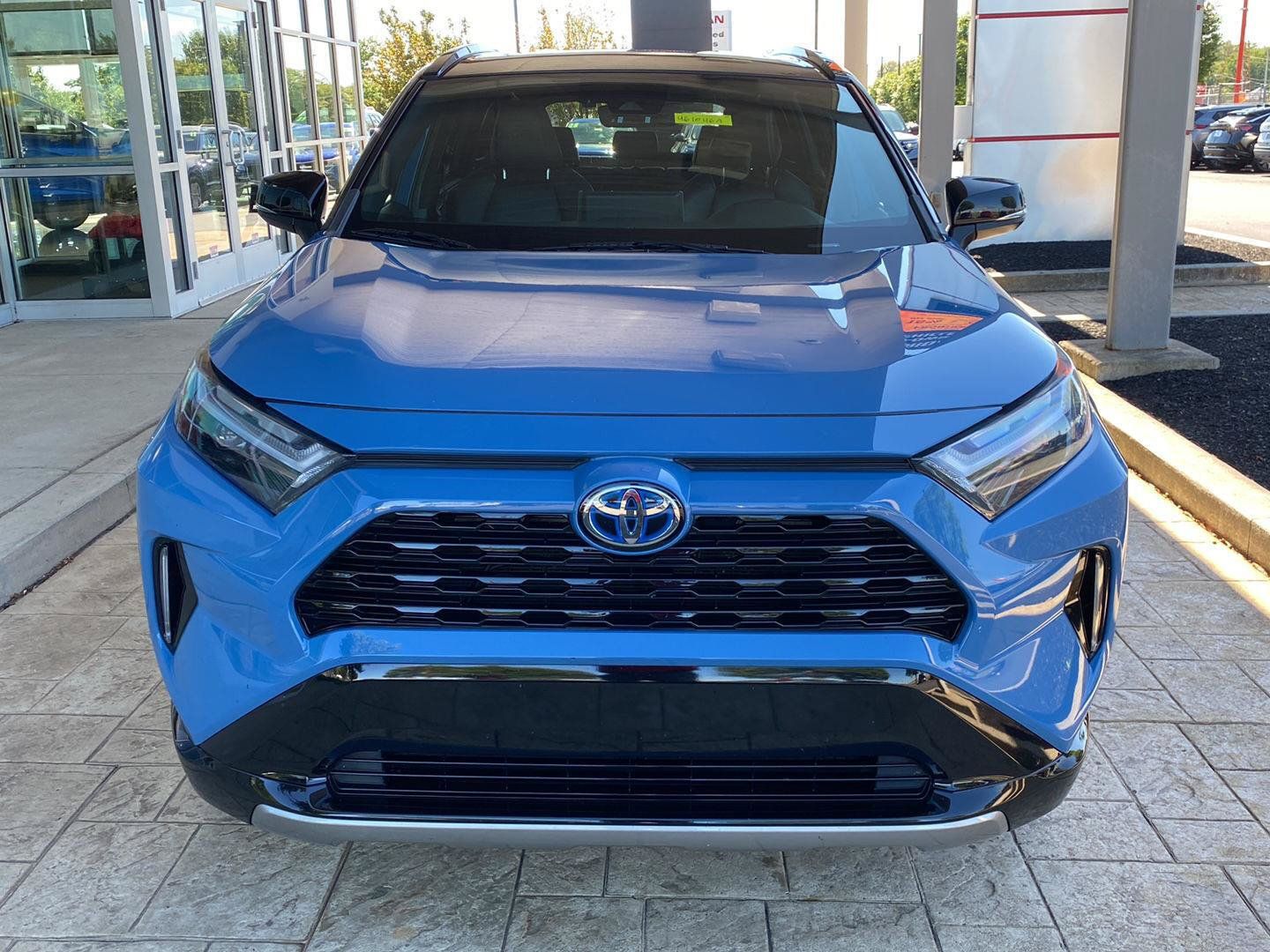 Used 2022 Toyota RAV4 XSE w/ XSE Grade Weather Package AWD/4WD image 2