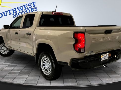Used 2024 Chevrolet Colorado W/T RWD image 4