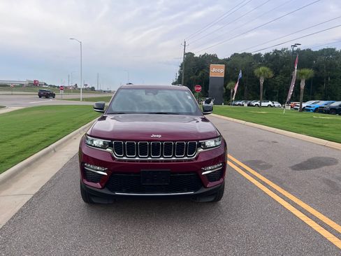 Certified 2025 Jeep Grand Cherokee Limited w/ Luxury Tech Group II RWD image 11