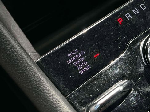 Used 2023 Jeep Grand Cherokee Overland AWD/4WD image 13