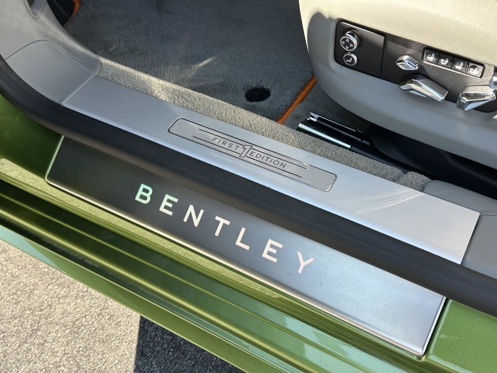 New 2025 Bentley Flying Spur Plug-In Hybrid AWD/4WD image 14