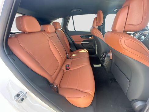 Used 2025 Mercedes-Benz GLC 300 image 25