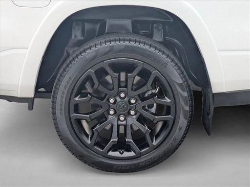 Used 2025 RAM 1500 Limited AWD/4WD image 22