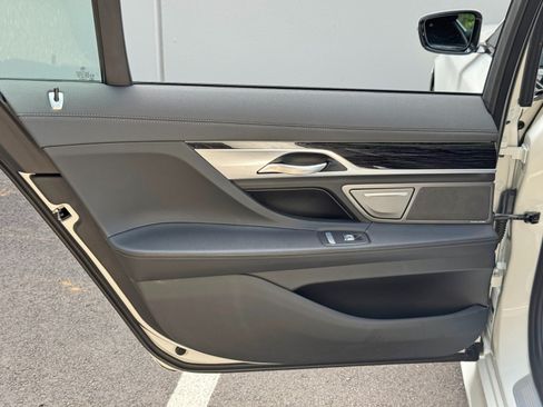 Used 2022 BMW 740i w/ M Sport Package RWD image 50