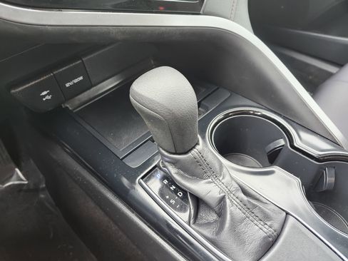 Used 2019 Toyota Camry LE w/ Convenience Package FWD image 30