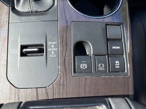 Used 2023 Toyota Highlander L image 24