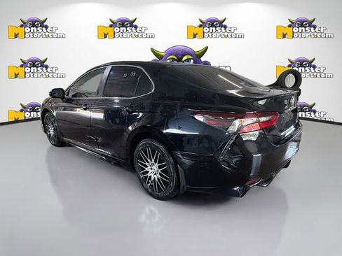 Used 2021 Toyota Camry SE FWD image 6