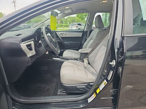 Used 2015 Toyota Corolla LE FWD image 9