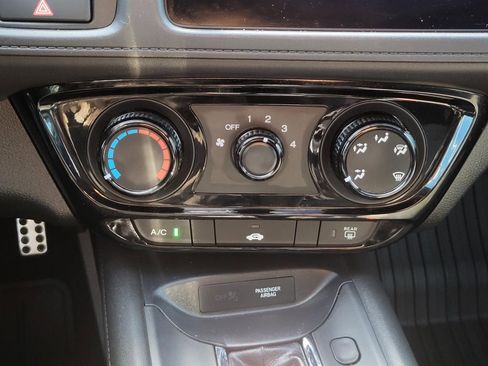 Used 2022 Honda HR-V Sport image 29