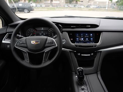 New 2026 Cadillac XT5 Luxury w/ LPO, Floor Liner Package image 9