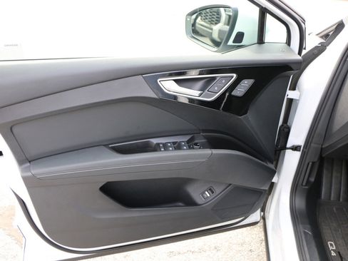 Used 2023 Audi Q4 e-tron Premium Plus w/ Premium Plus image 16