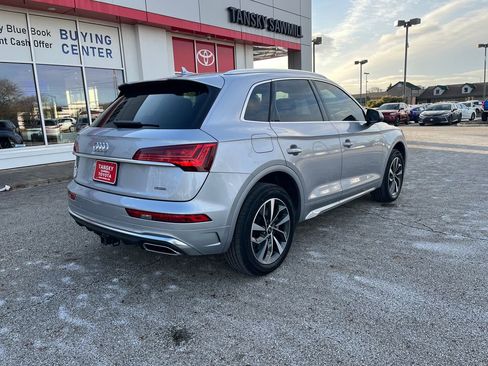 Used 2023 Audi Q5 2.0T Premium w/ Convenience Package image 6