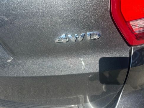 Used 2019 Ford Explorer XLT w/ Equipment Group 202A AWD/4WD image 9