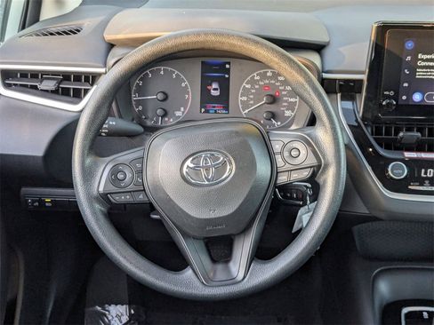 Used 2025 Toyota Corolla LE image 24