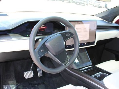 Used 2023 Tesla Model X Plaid image 13