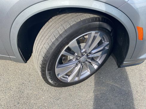 Used 2025 Cadillac XT6 Premium Luxury image 6