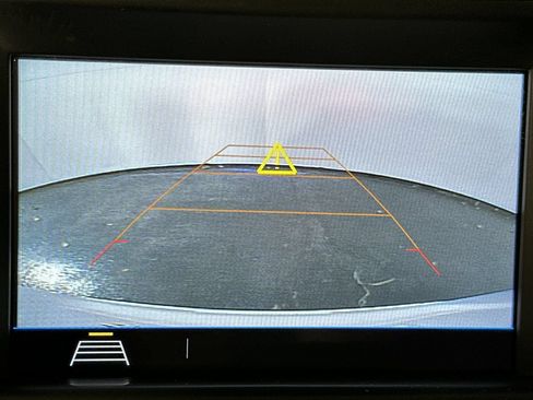 Used 2018 GMC Terrain SLT w/ Preferred Package FWD image 17