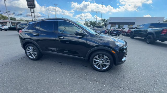 Used 2023 Buick Encore GX Essence w/ Experience Buick Package FWD image 9