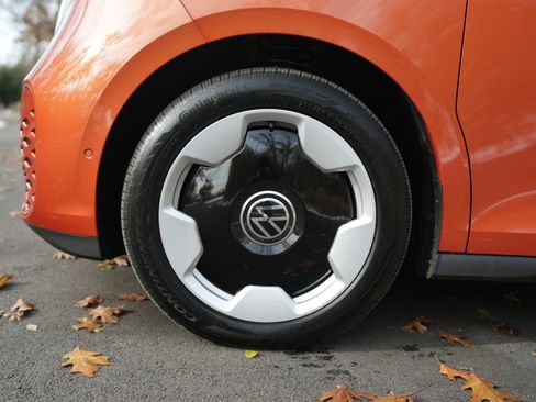 New 2025 Volkswagen ID. Buzz Pro S Plus image 11