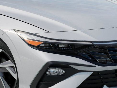 New 2025 Hyundai Elantra Sport image 9