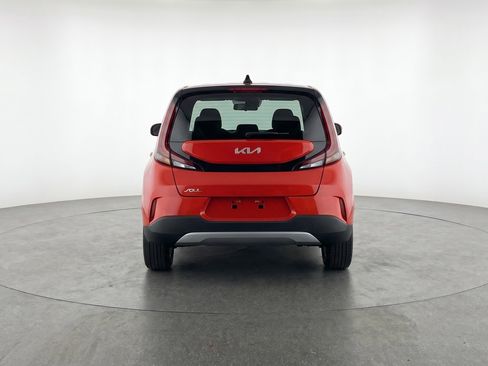 Used 2025 Kia Soul LX w/ LX Technology Package FWD image 7