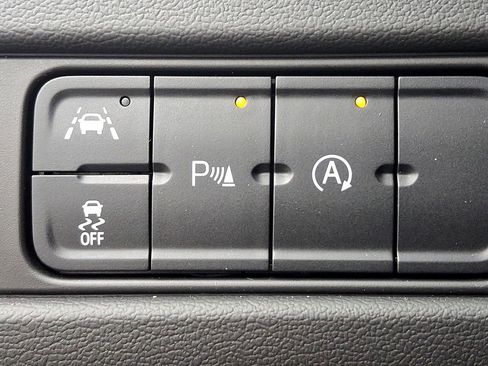 Used 2023 GMC Yukon XL SLT image 25